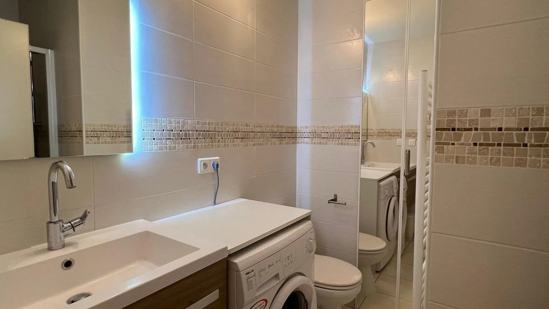 Studio Lumineux Avec Balcon A Aix-Les-Bains, Proche Centre-Ville, Classe 2** Etoiles! - Fr-1-555-38 0*, Aix-les-Bains Frankrig